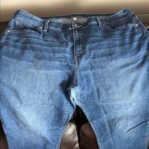 Jennifer Lopez Capri Jeans